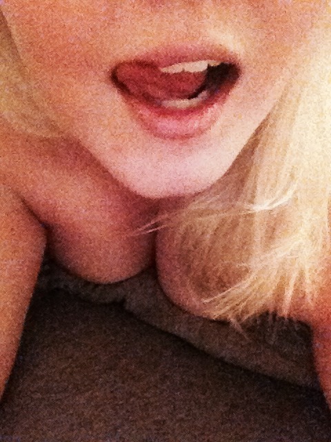 getmewet-xo:  Wishing I had some cum dripping from my lips