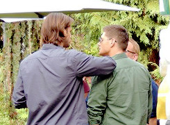 femharringrove: j2 on set → season 9