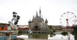 Dismaland - Banksy 2015