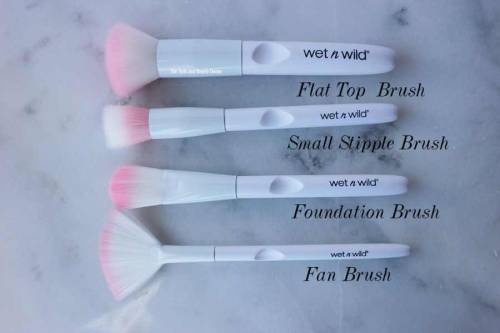 lumipang:  Wet ‘n Wild makeup brushes, photos by thestyleandbeautydoctor   these r so cute !!