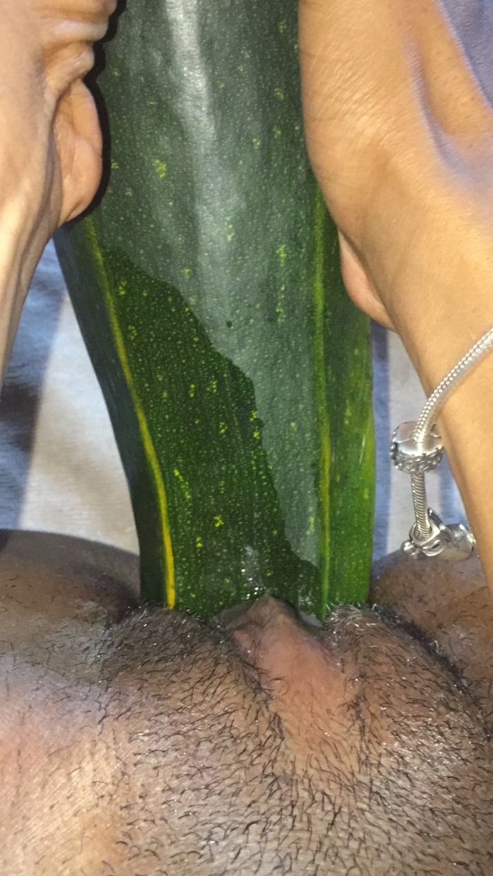 godoftaboo:  The Zucchini pixxx 😎🍆🥒 @beautifulkittykink