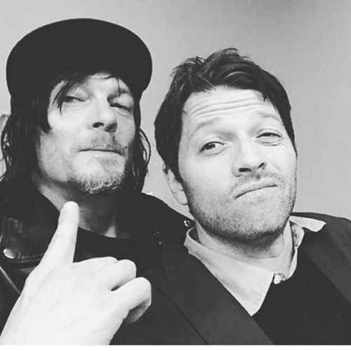 It&rsquo;s #MishaMonday ! Here he is with another one of my love muffins #NormanReedus #mishacol