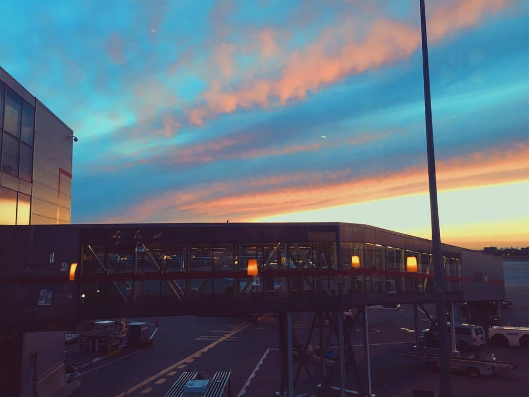 Top of the mornin to ya! 🛫🏝
.
.
.
.
.
.
.
.
#skies #mexico #cancun #tulum #travel #travels #resort #travelphoto #travelphotography #toronto #torontonian #torontolife #airport #instadaily #instaphoto #sunrise #tropical #vsco #vscodaily #vscocam #mood...