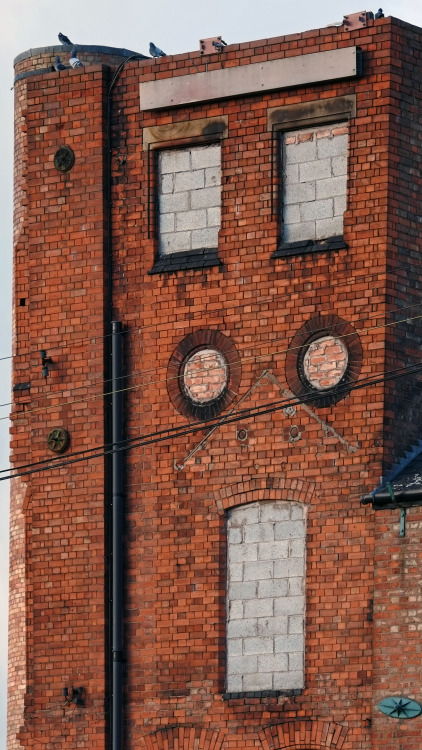 scavengedluxury:Frog Island, Leicester. January 2015.