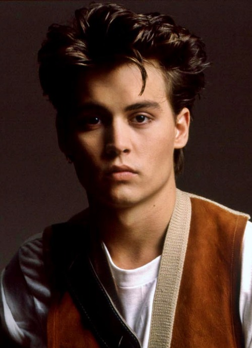 A young 23 years old Johnny Depp, serving handsomeness, 35 years ago, on March 1987.At that time, a 