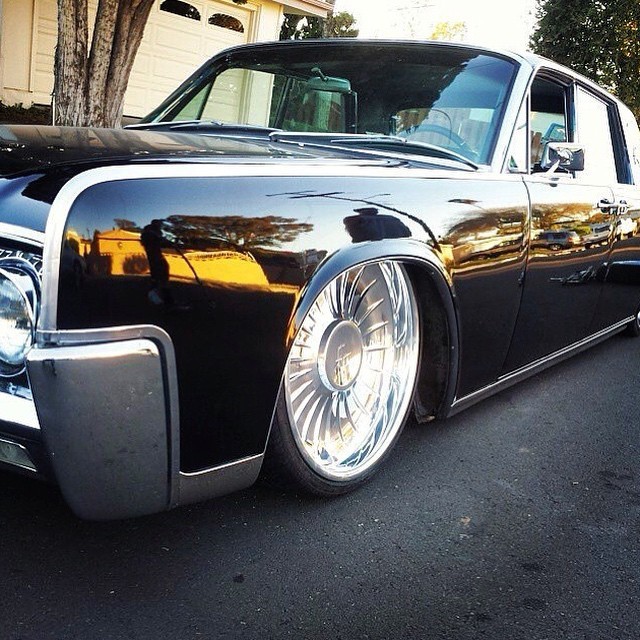 suicideslabs:  Suicide Slabs | A blog dedicated to 1961 - 1969 Lincoln Continentals
