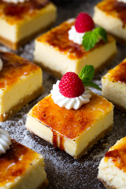 do-not-touch-my-food:Crème Brûlée Cheesecake Bars
