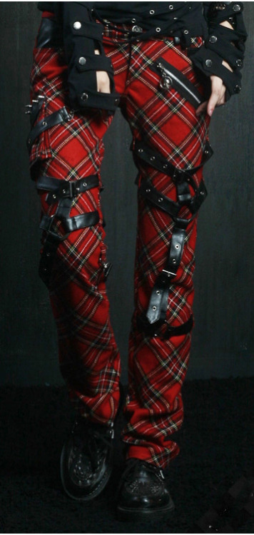 New trousers from PUNK RAVE… they are giving us serious *wantywantygrabbyhands* here at KC! 