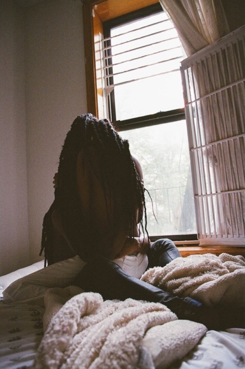 uscgiitsukino: @itsarifitz: black queer intimacy: a concept.  conceptual bc in film and tv