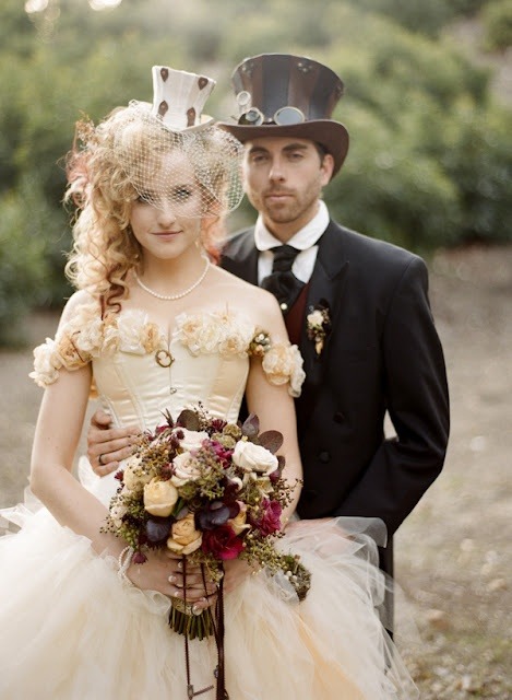 partymarshmallow: I love steampunk weddings.