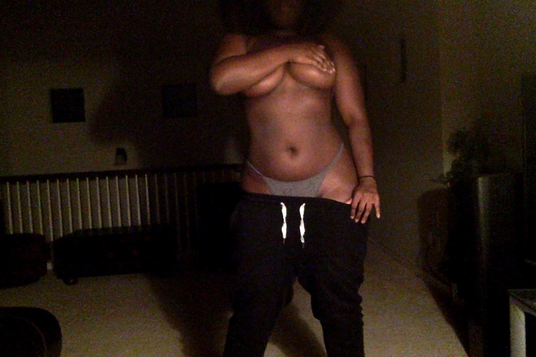 dontforgettheclit:  Here. Have some grainy and badly light pics of me……I just