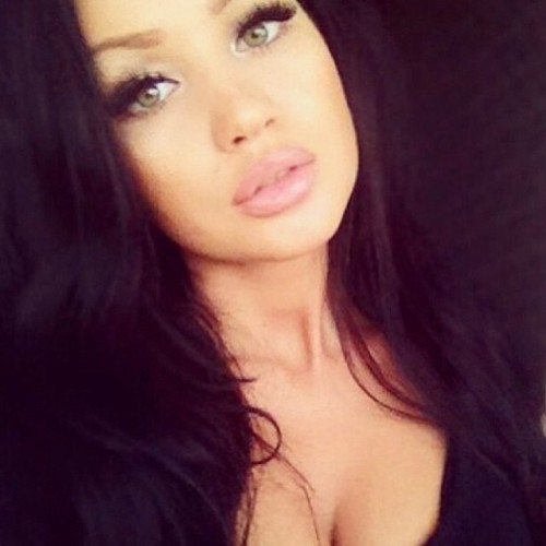 alluring-beauties:  Alluring-Beauties 