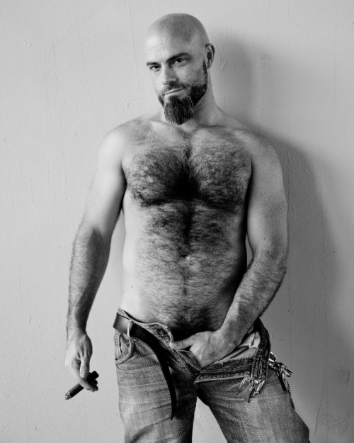 cigarjon:  Hot fucking guy. 