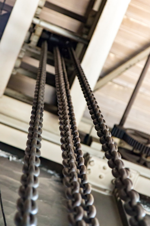 The weakest link?Steel chain in an old energy station, Jena 2017.