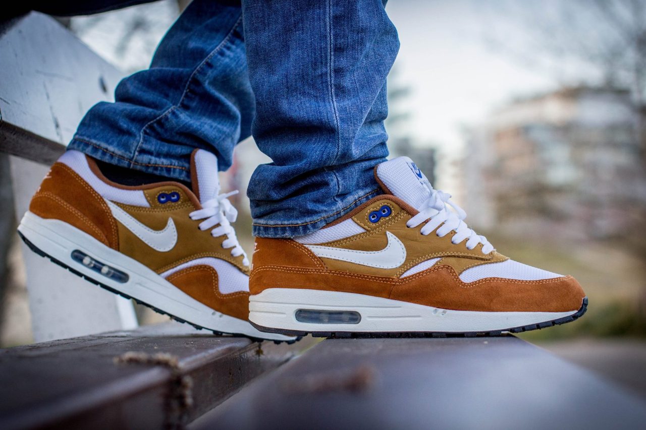 nike air max 1 curry on feet