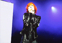 theparamores:  That’s What You Get chant intro live in The Woodlands, Texas.    Her hair look fabulous omg