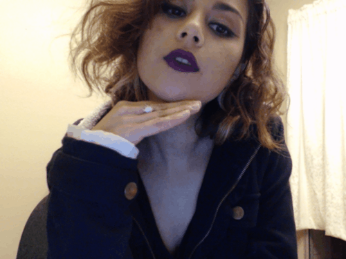 dollyleighofficial:  filthylinen:  Me being an actual angel  very true (also your lipstick looks great)! 