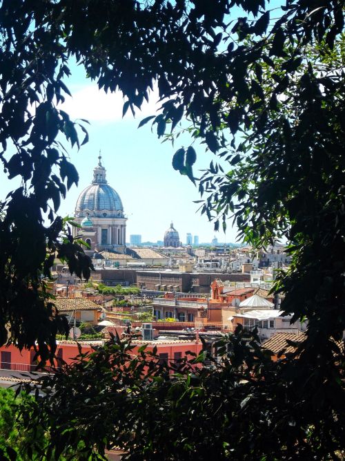 in the foreground: San Carlo al Corso/Santi Ambrogio e Carlo, RomeView from the Pincian Hill© 2016 M