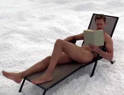 awesomepeoplereading:  Alexander Skarsgård reads, has nagging suspicion that he’s forgotten somethin