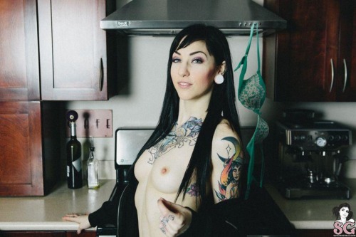 past-her-eyes:   LittlePrincessRae Suicide adult photos