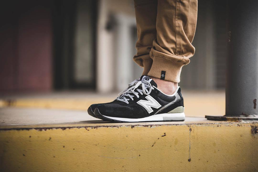new balance mrl996bl