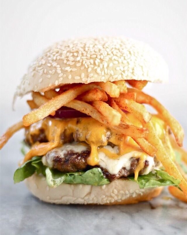 adr0itness:  irontemple:  ahma37:  🍔✨  yes  Fuck me