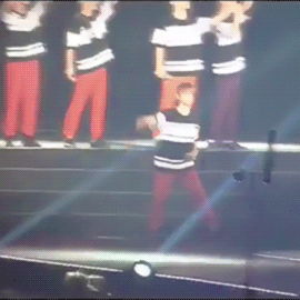 loveisartificial: glorious-soobooty:  Beakhyun drew a heart in the air and spin kicked