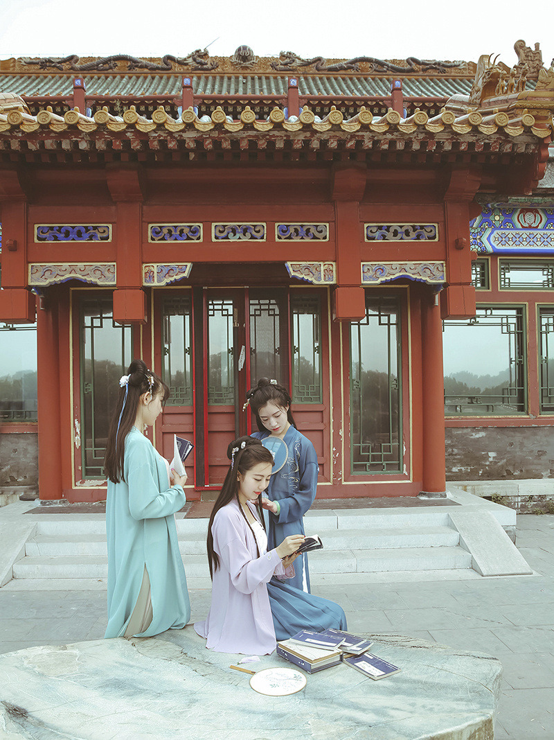 changan-moon: Traditional Chinese hanfu photography of Qixi festival by 古典新风尚.