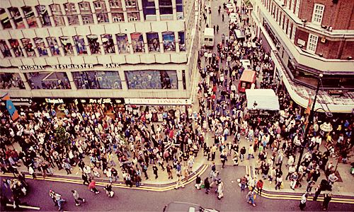  blur rooftop performance at hmv london (1995)     