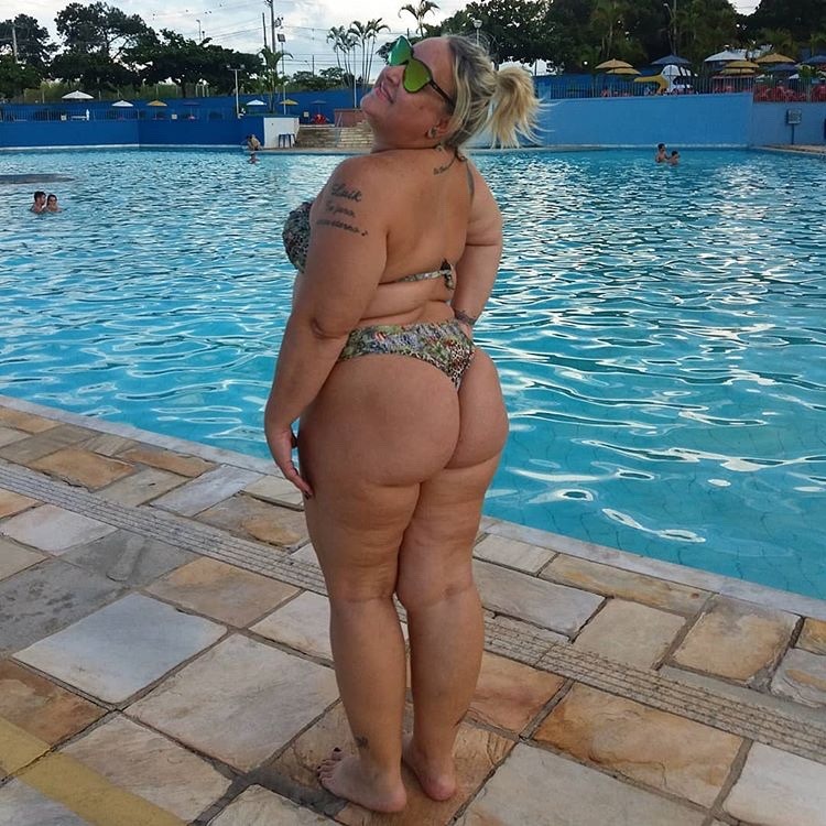 my-thick-pics:  @sosocapel