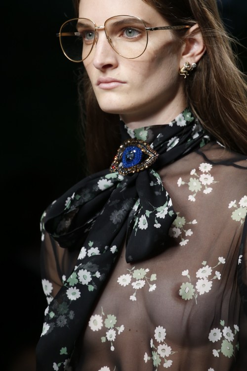 lumedunsorriso:Carly Moore for Gucci S/S 2016