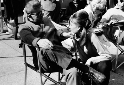 audreykathleenhepburn:rareaudreyhepburn:Audrey Hepburn, George Peppard, Blake Edwards, and the cast 