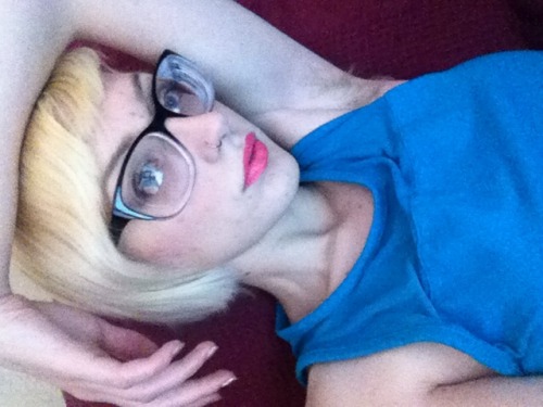 e-bitchuary:  I am cute girl
