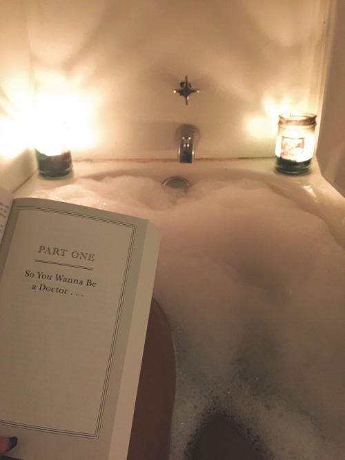 right-fit-studyblr: Starting the tasks on my January To-Do list from the bath tub. @lushcosmetics ba