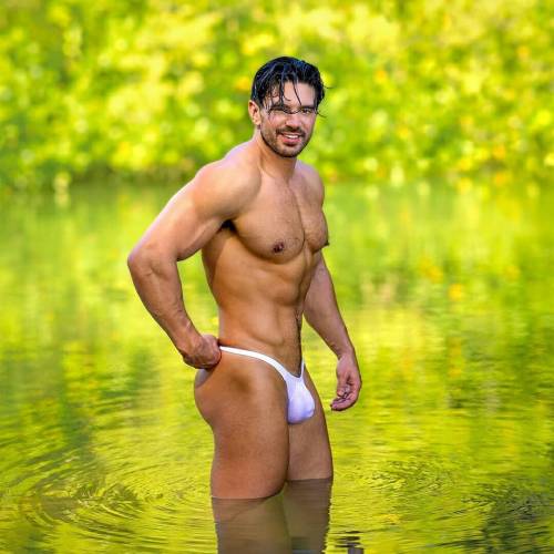 speedo-obsessed:  Love that Steve Grand…. Super sexy… 🔥😈