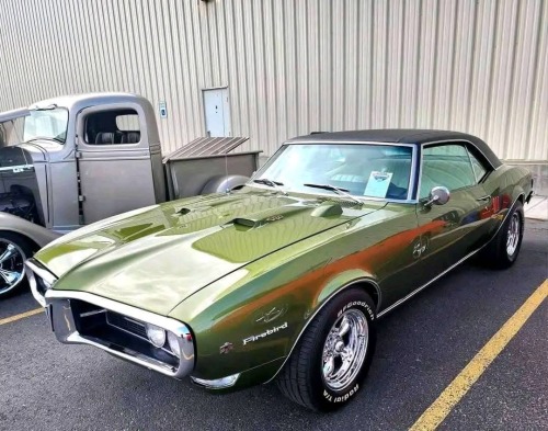 1968 Pontiac Firebird 