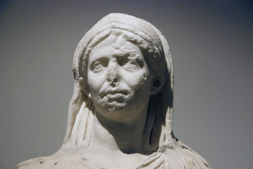 myglyptothek:Statue of a vestal virgin. From house of vestal virgins on Palatine. Severan period (19
