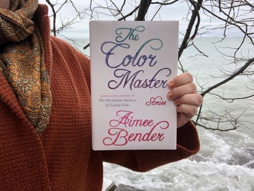 whilereadingandwalking:“The Color Master” by Aimee Bender is one of my all-time favorite