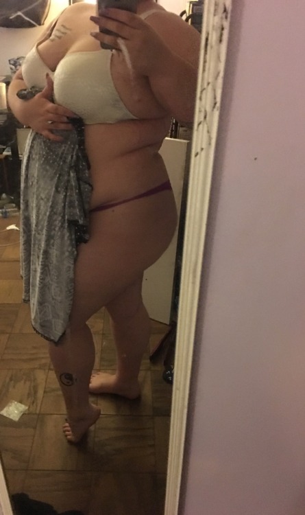 taboobbwgirl: Messy room old bra still hot