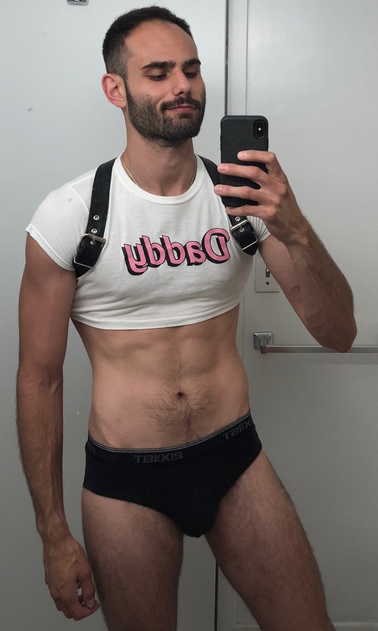 tj-593:  tj-593:Taking votes: which crop top lewk do I serve tonight at MasterBuilt?