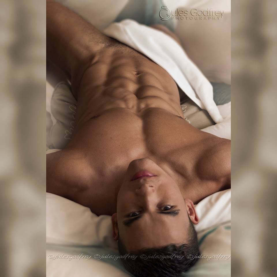 saubere-haut:  Alexander Dorokhov (Fotograf: Jules Godfrey)