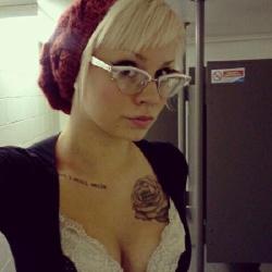 hourly-girls-with-glasses:  Write on beautiful