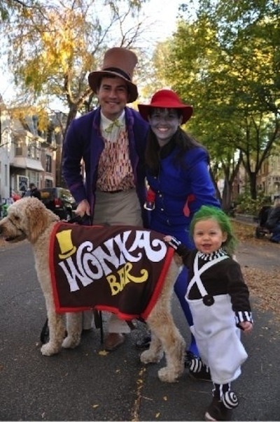 malehealthfitnesshockey:  donthatemecusimbeautiful:  Awesome Family Halloween Costumes   Ummm…this falls under Awesome Parenting…