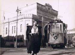 classicladiesofcolor:  Eartha Kitt photographed in Istanbul circa 1949. Originally shared on Facebook by her daughter, Kitt Shapiro. 