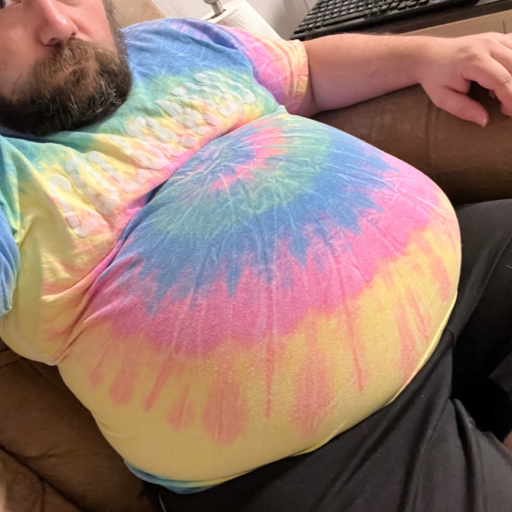 fantasyfanficboi:Here’s a gif!Happy New Year. On to growing more belly.