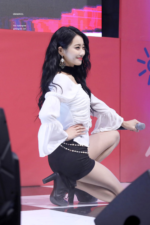 GYEONG REE18.12.13 | White Family Day © 박경리단길 ‏ // do not edit