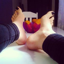 Obsessed with womens feet