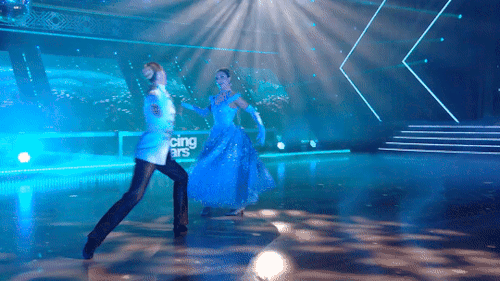girlsrunningwildunderthemoon: JoJo Siwa and Jenna Johnson’s Viennese Waltz - Dancing With the Stars