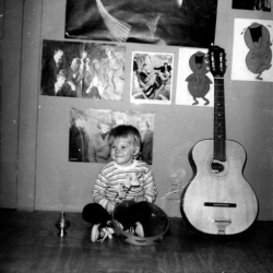 rezeew:  A young Kurt Cobain playing tambourine.