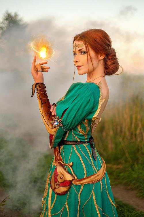 Triss Merigold by Irine MeierSee more : webmangaplus. com/cosplay